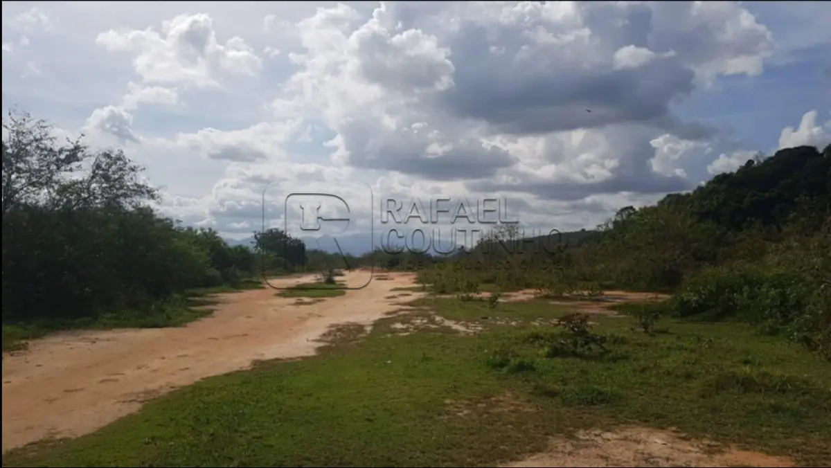 Terreno de 113615m² em Leilão em Belford Roxo