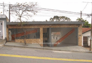 Casa em terreno de 304m² em Leilão — Avenida Belino Brancalião, nº 96, Jardim Zaira, Mauá