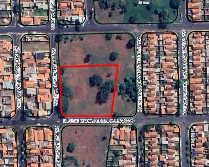 Terreno em leilão extrajudicial em Jardim São Rafael II, Araraquara — Quadra 04 do loteamento Jardim dos Oitis