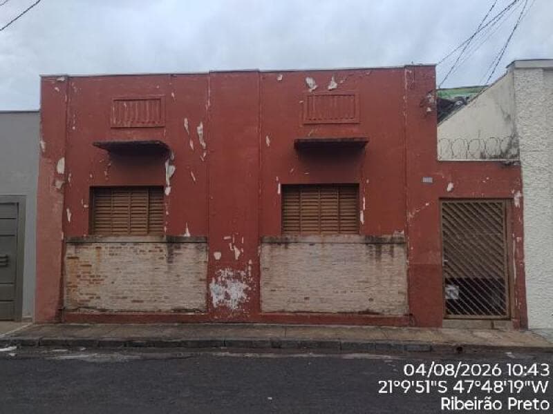Casa em leilão extrajudicial em Campos Elíseos, Ribeirão Preto — Rua Maestro Jose Delfino Machado N. 143