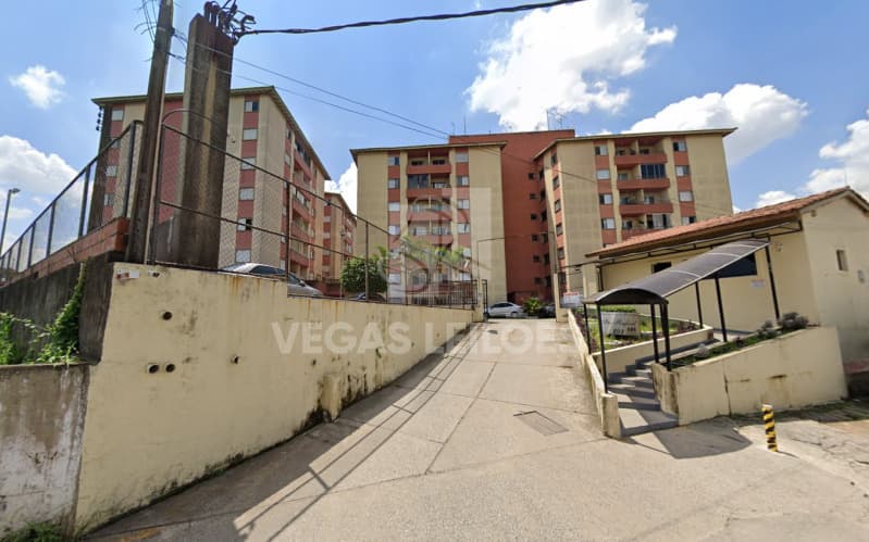Apartamento em leilão judicial em Itaquera, São Paulo — Rua Santo André Avelino, 303