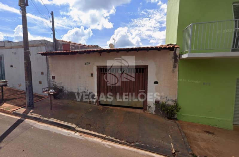 Casa em leilão judicial em Jardim Santana, Cravinhos — Rua Lindolpho Mercatelli, 367