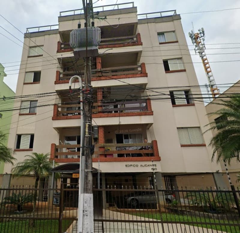 Apartamento em leilão judicial em Jardim Praiano, Guarujá — Avenida Abílio dos Santos Branco, 610- apto. 15