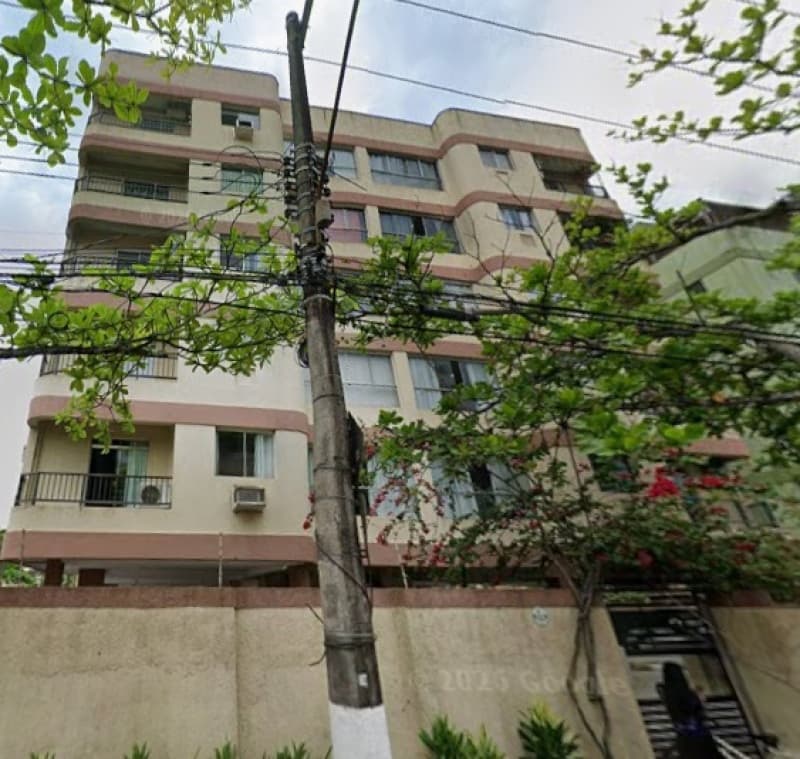 Apartamento em leilão judicial em Jardim Las Palmas, Guarujá — Avenida dos Caiçaras, 880- apto. 42