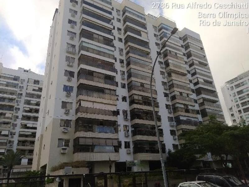 Apartamento em leilão extrajudicial em Jacarepaguá, Rio de Janeiro — Rua Alfredo Ceschiatti, nº 100 Apto. 505, Bl 02