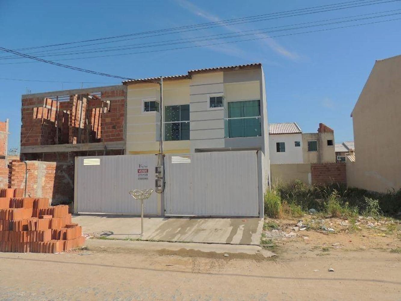 Casa em leilão extrajudicial em Parque Aurora, Campos dos Goytacazes — Rua Olga Maria de Oliveira, 102