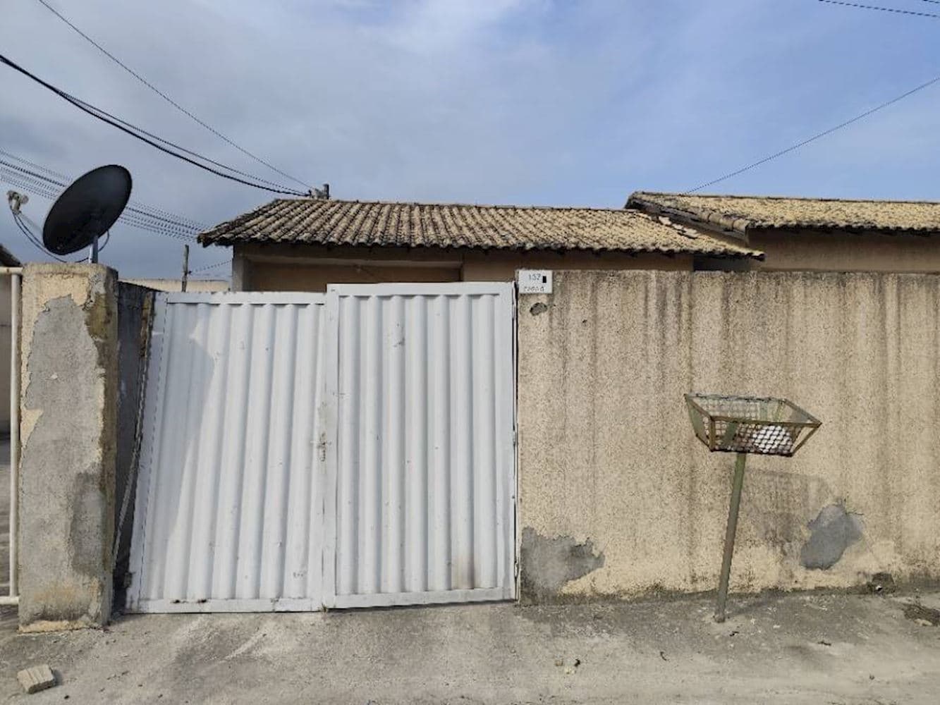 Casa em leilão extrajudicial em São Vicente, Belford Roxo — Rua Tenente Zilton Nascimento de Oliveira, 137