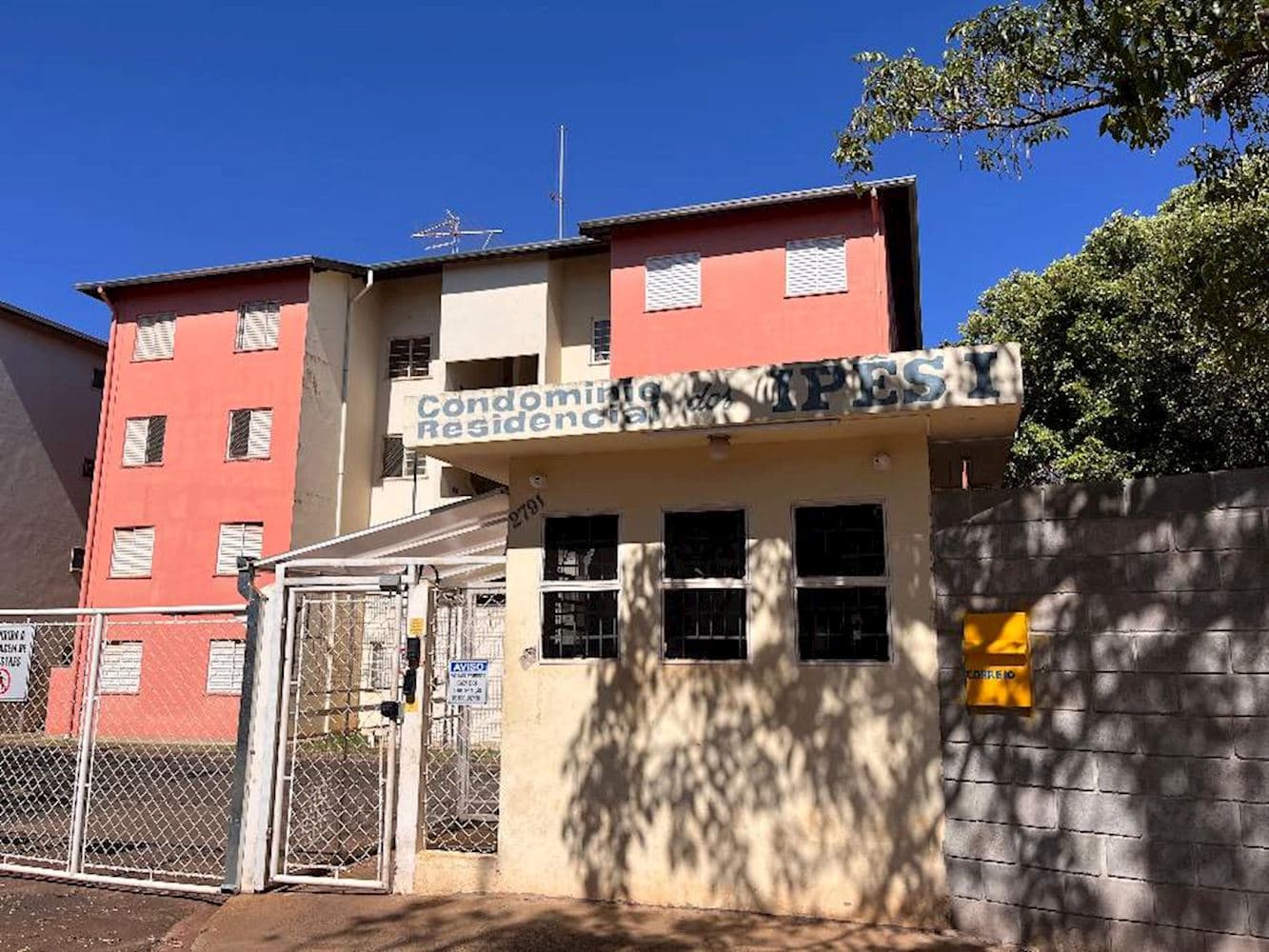 Apartamento em leilão extrajudicial em Vila Santa Maria, Araraquara — Rua Bahia, 2791, APARTAMENTO 43 - BLOCO A DO RESIDENCIAL DOS IPÊS I