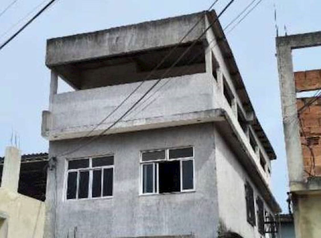 Casa em leilão extrajudicial em Pilar, Duque de Caxias — Rua Haiffa, 8