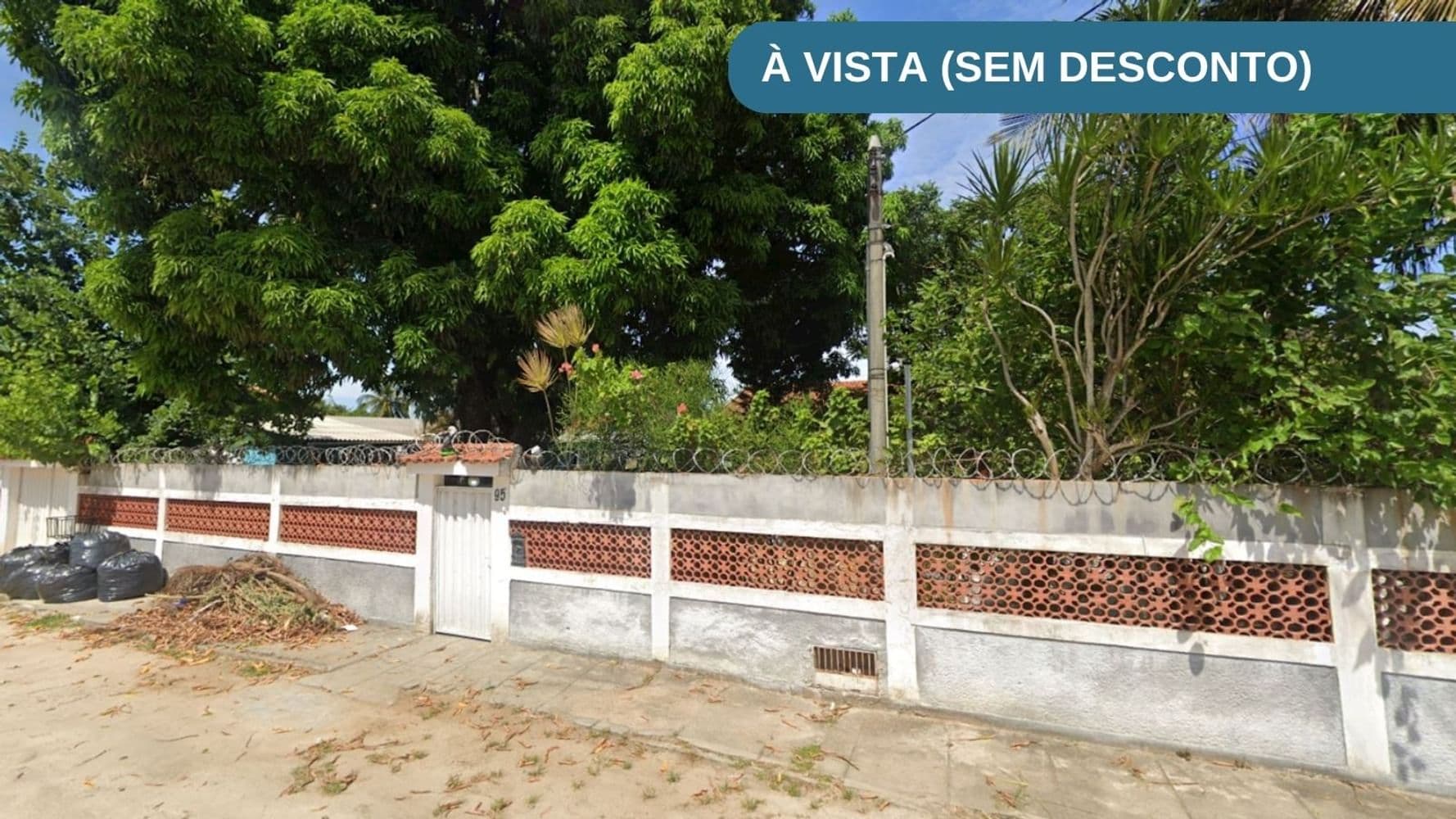 Casa em leilão extrajudicial em Areal, Araruama — Rua São Pedro, 95