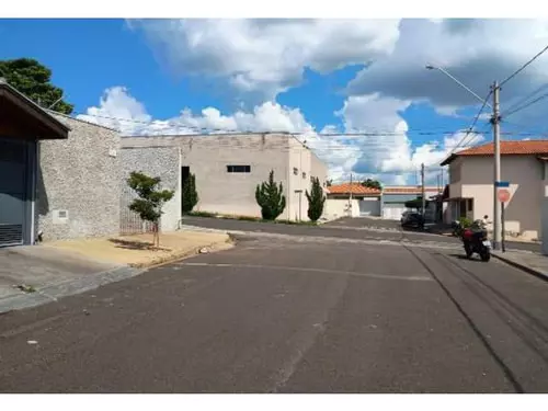 Casa em leilão extrajudicial em Vila Santa Maria, Piratininga — Rua Dona Nilda Dabus Mendes, nº 119
