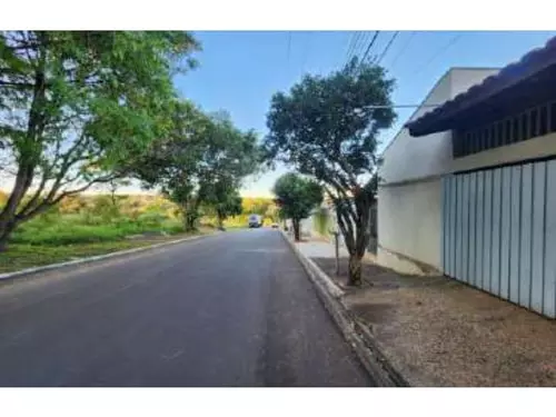 Casa em leilão extrajudicial em Núcleo Habitacional Mary Dota, Bauru — Rua Pedro Salvador, 4-30