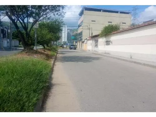 Casa em leilão extrajudicial em Bairro da Luz, Nova Iguaçu — Rua Custódio Domingos Correia, nº 57