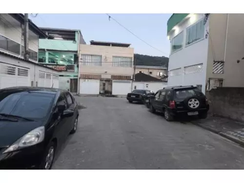 Casa em leilão extrajudicial em Vicente de Carvalho, Guarujá — Rua Dezessete, nº 182