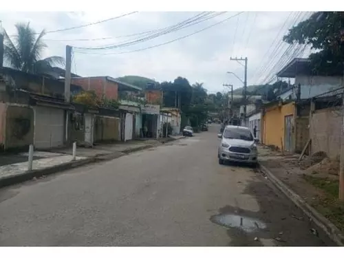 Casa em leilão extrajudicial em Paraíso, Queimados — Rua Senador Vasconcelos, nº 1065