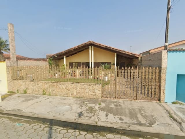 Casa em leilão judicial em Balneário Gaivotas, Itanhaém — Rua Paraíba