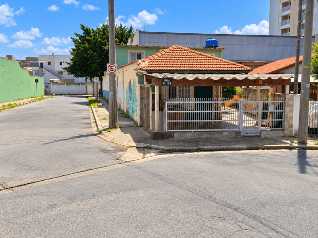 Casa em leilão judicial em Itapegica, Guarulhos — Rua Fernão Dias Paes Leme, 177