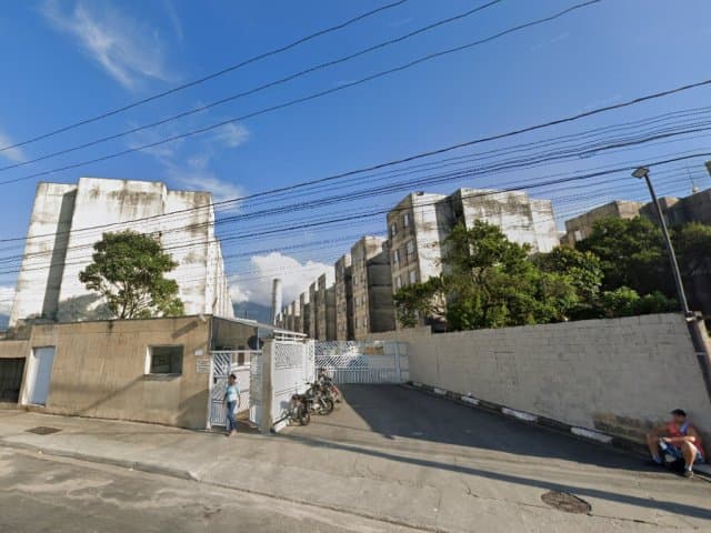 Apartamento em leilão judicial em Vila Matias, São Vicente — Rua Antônio Victor Lopes, 573