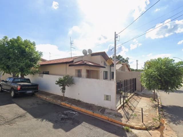 Casa em leilão judicial em Bela Vista, Laranjal Paulista — Rua Pereira Barreto, 453