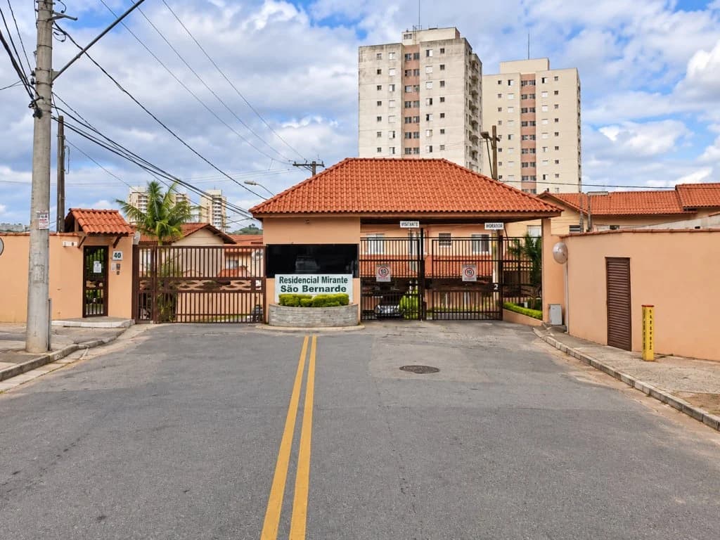 Casa em leilão judicial em Demarchi, São Bernardo do Campo — Rua Felipe Camarão, 40 (Unid. 375)