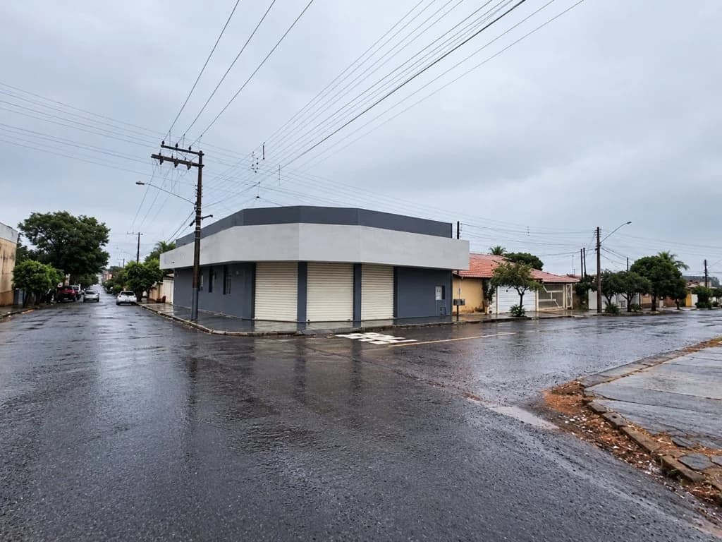 Comercial em leilão judicial em Jardim Esplanada, Marília — Rua Flávio Antônio da Rocha, 07