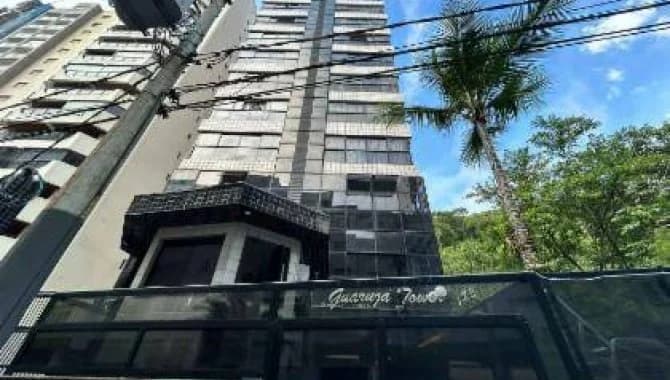 Apartamento em leilão extrajudicial em Pitangueiras, Guarujá — Rua Cubatão, 183