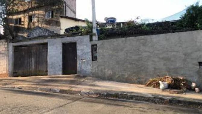 Casa em leilão extrajudicial em Jardim Itayu, Campinas — Rua Itaparica, 99