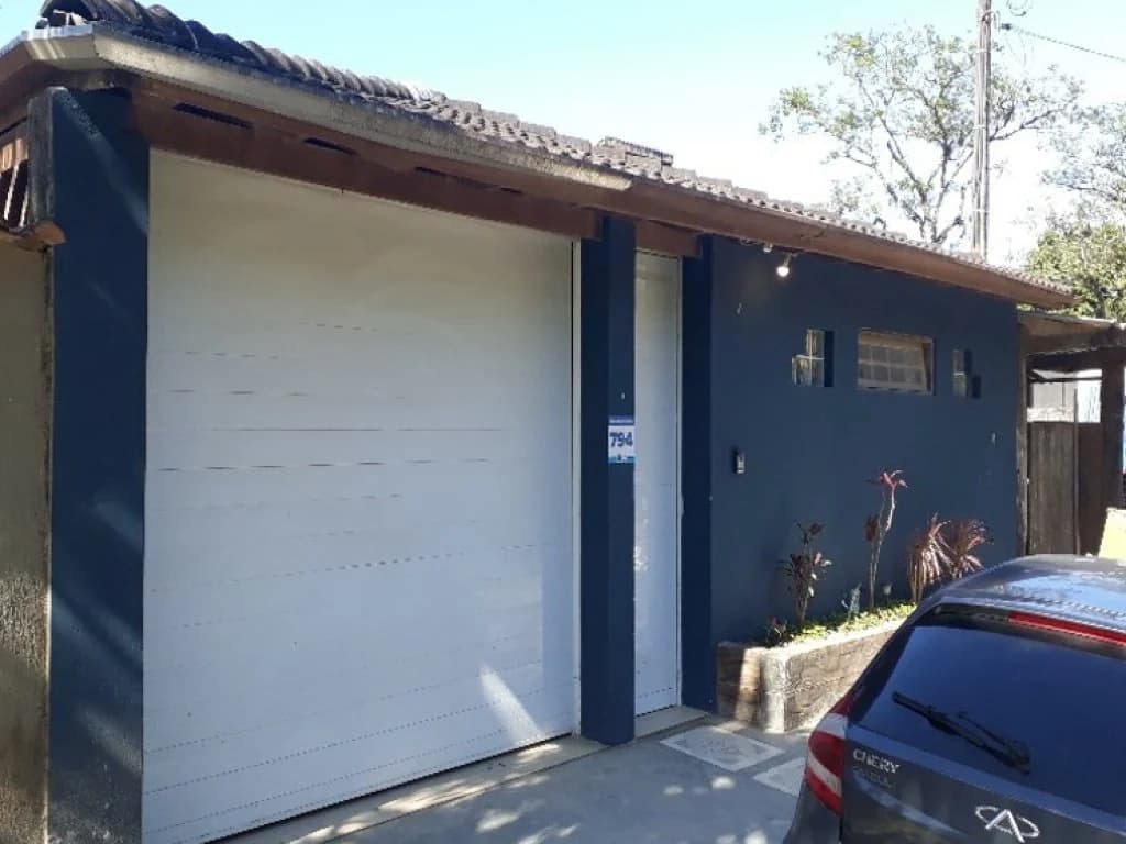 Casa em leilão extrajudicial em Maresias, São Sebastião — Rua Olímpio Romão Cesar, nº 794