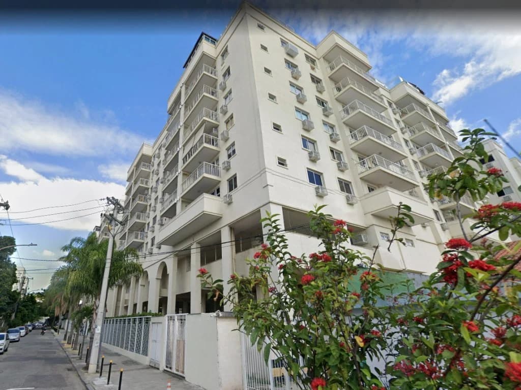 Apartamento em leilão extrajudicial em Vila Valqueire, Rio de Janeiro — Rua Aladim, 88
