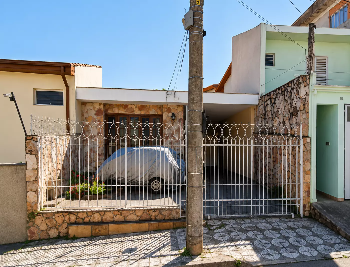 Casa em leilão extrajudicial em Vila Jardini, Sorocaba — Rua Garcia Redondo, nº 396