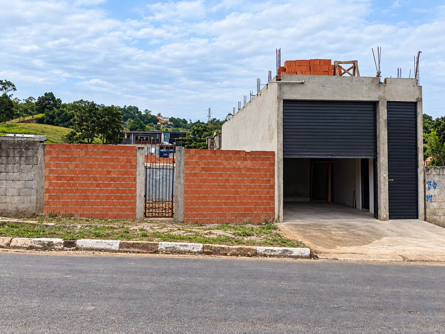 Terreno em leilão extrajudicial em Água Chata, Guarulhos — Rua Anezio Ruivo (antiga Rua Três), lt. 22, qd. 12