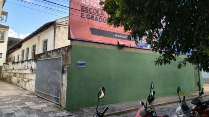 Casa em leilão extrajudicial em Centro, Itaperuna — Praça Nilo Peçanha, nº 37