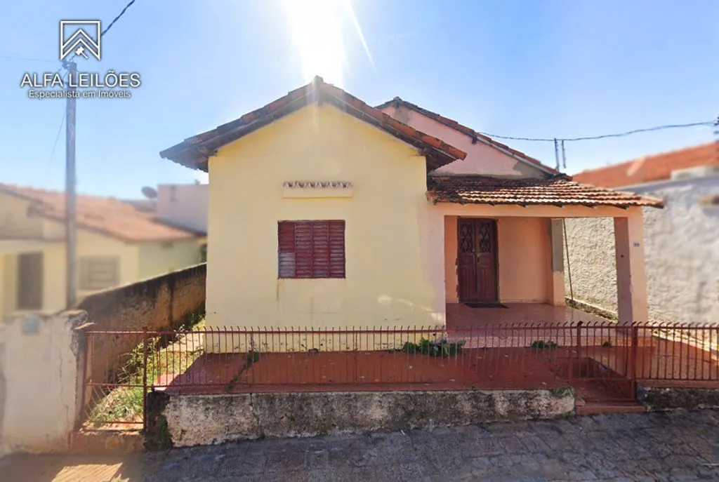 Casa em leilão judicial em São Francisco, Catanduva — Rua Ilhéus, n° 153