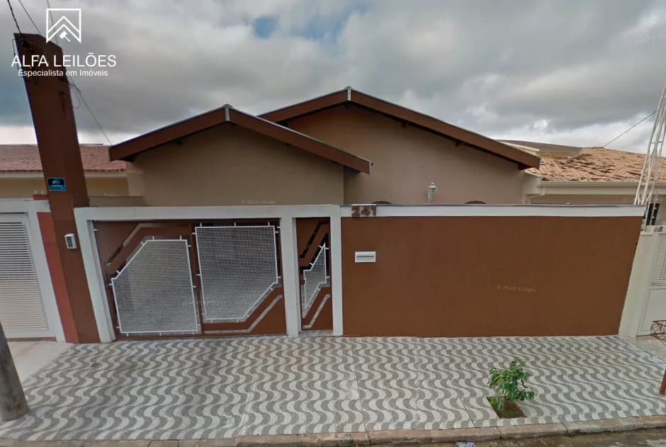 Casa em leilão judicial em Jardim Tangará, Marília — Rua Silvio Marinho, nº 241