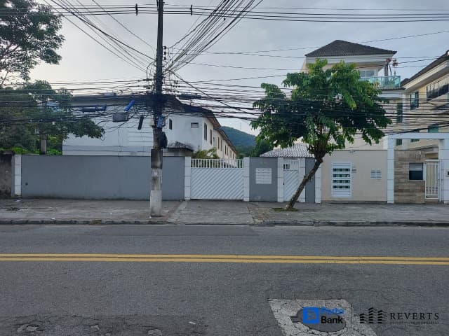 Casa em leilão extrajudicial em Taquara, Rio de Janeiro — Estrada Meringuava, 836 - CASA 6