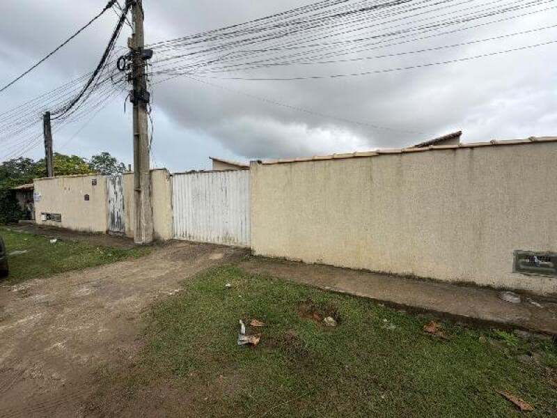 Casa em leilão extrajudicial em Parati, Araruama — RUA TEFE, N. 107, CASA 04 LT 47