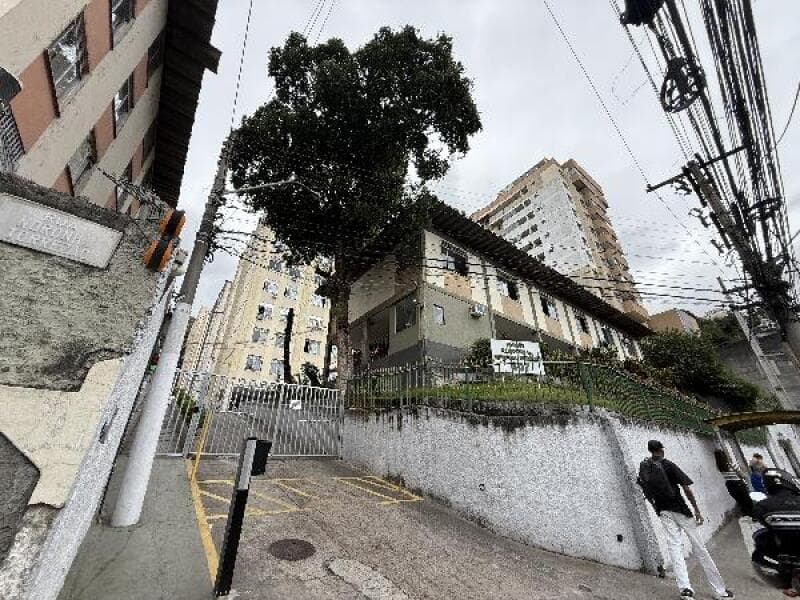 Apartamento em leilão extrajudicial em Colégio, Rio de Janeiro — Estrada Do Colegio, N. 122, Apto. 804, LT 02