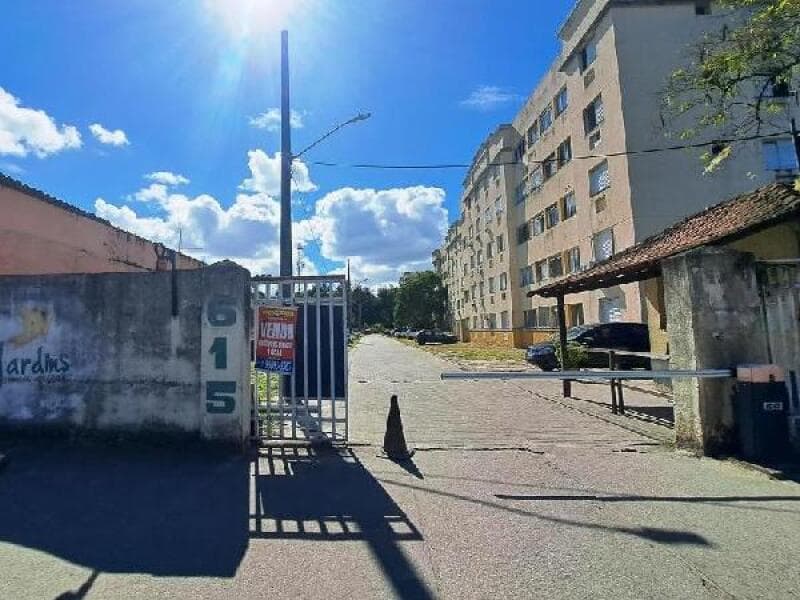 Apartamento em leilão extrajudicial em Inhoaíba, Rio de Janeiro — Rua Gentil de Ouro, nº 615, Apto. 112, BL 11 LT 02