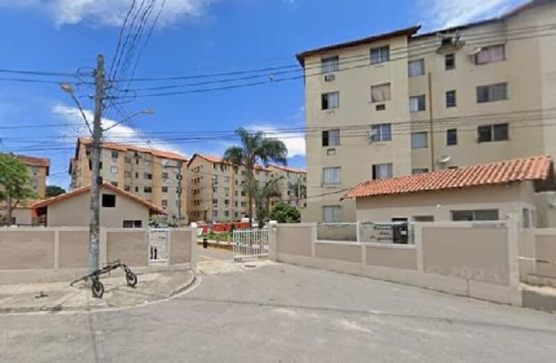 Apartamento em leilão extrajudicial em Paciência, Rio de Janeiro — Estrada do Furado, nº 99, Apto. 303, BL 05