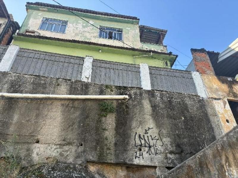 Apartamento em leilão extrajudicial em Penha, Rio de Janeiro — Estrada Jose Rucas, nº 1663, Apto. 101, FUNDOS