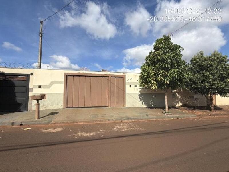 Casa em leilão extrajudicial em Guaíra — RUA 13 B, N. 1738, QD C LT 55