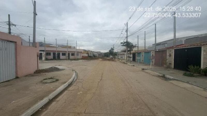 Casa em leilão extrajudicial em Palhada, Nova Iguaçu — Travessa Salinas, 16- Lote 2 Quadra 6