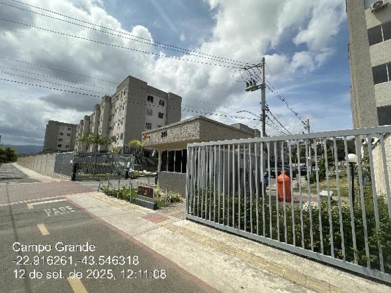 Apartamento em leilão extrajudicial em Campo Grande, Rio de Janeiro — Rua Projetada A, 311- Apto. 408, Bloco 1
