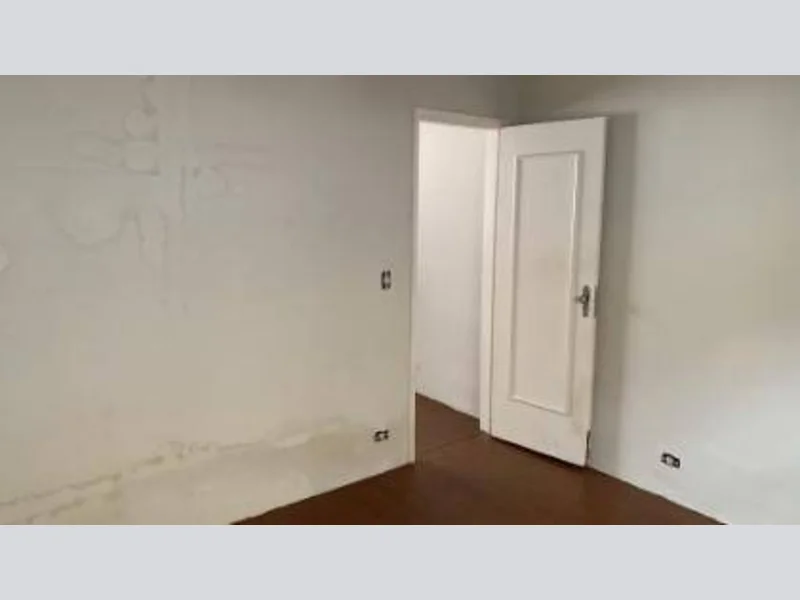 Casa em leilão extrajudicial em Saúde, São Paulo — Alameda Dos Guatás, 1715