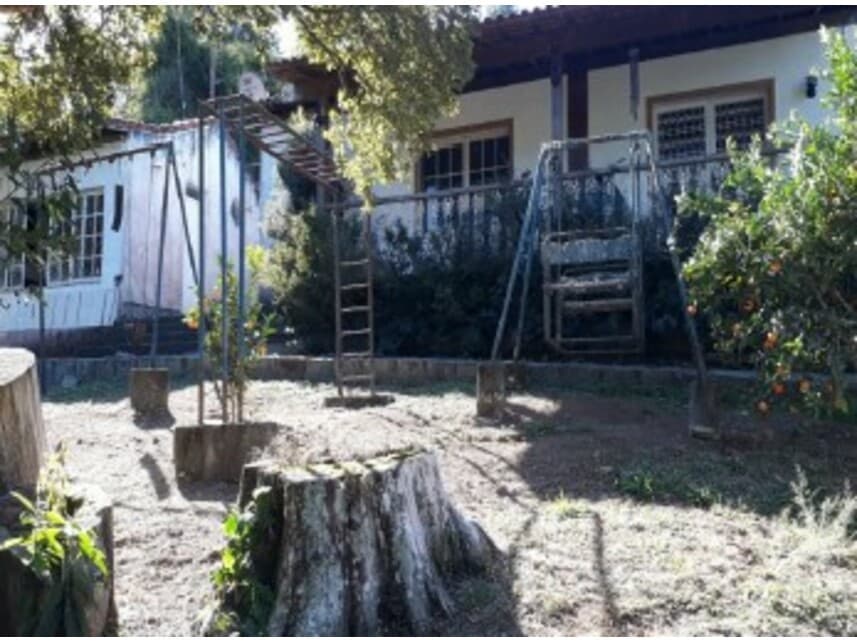 Casa em leilão extrajudicial em Albuquerque, Teresópolis — Estrada Dinamarca, nº 161