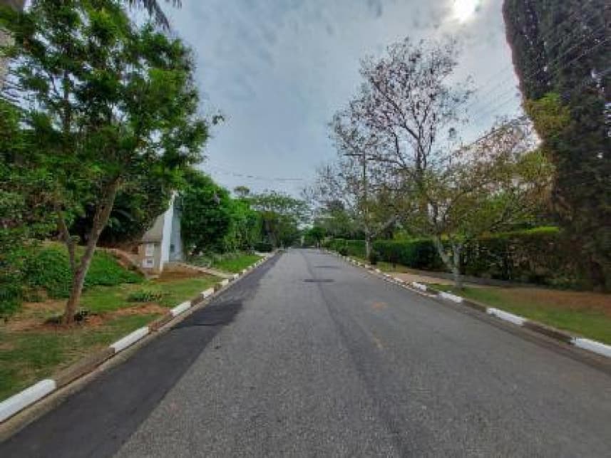 Casa em leilão extrajudicial em Vila de São Fernando, Cotia — Rua Dona Mara, 343