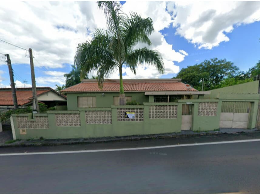 Casa em leilão judicial em Centro, Águas de São Pedro — Avenida Antônio Joaquim de Moura Andrade, 1027
