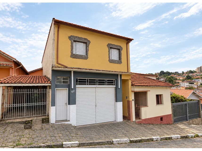 Casa em leilão judicial em Aparecida, Bragança Paulista — Rua Santa Inês, 62