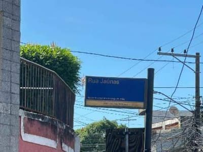 Casa em leilão extrajudicial em Vila Valqueire, Rio de Janeiro — Rua Jaunas, 81, Apto 201, Fundos
