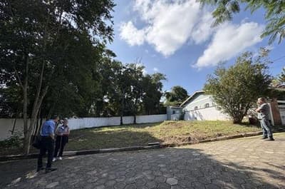 Terreno em leilão judicial em Rio Abaixo, Atibaia — Estrada Municipal do Mingu, nº 1.700